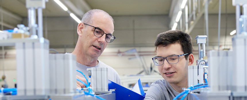 Ausbildung zum Mechatroniker bei NELA